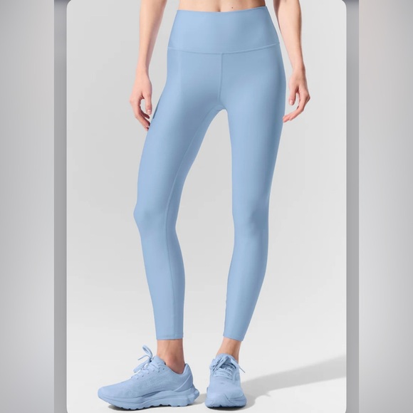 ALO Yoga Pants - ALO Yoga 7/8 High-Waist Airlift Legging - Seashell Blue